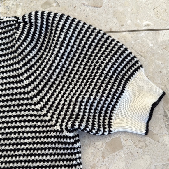 Textured pullover sweater - Picture 5 of 7